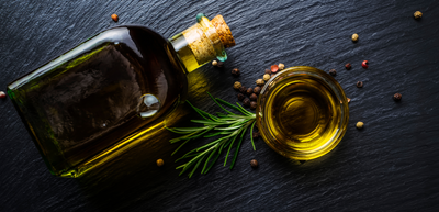 Différence entre la vraie et la fausse huile d'olive : conseils simples pour la vérifier